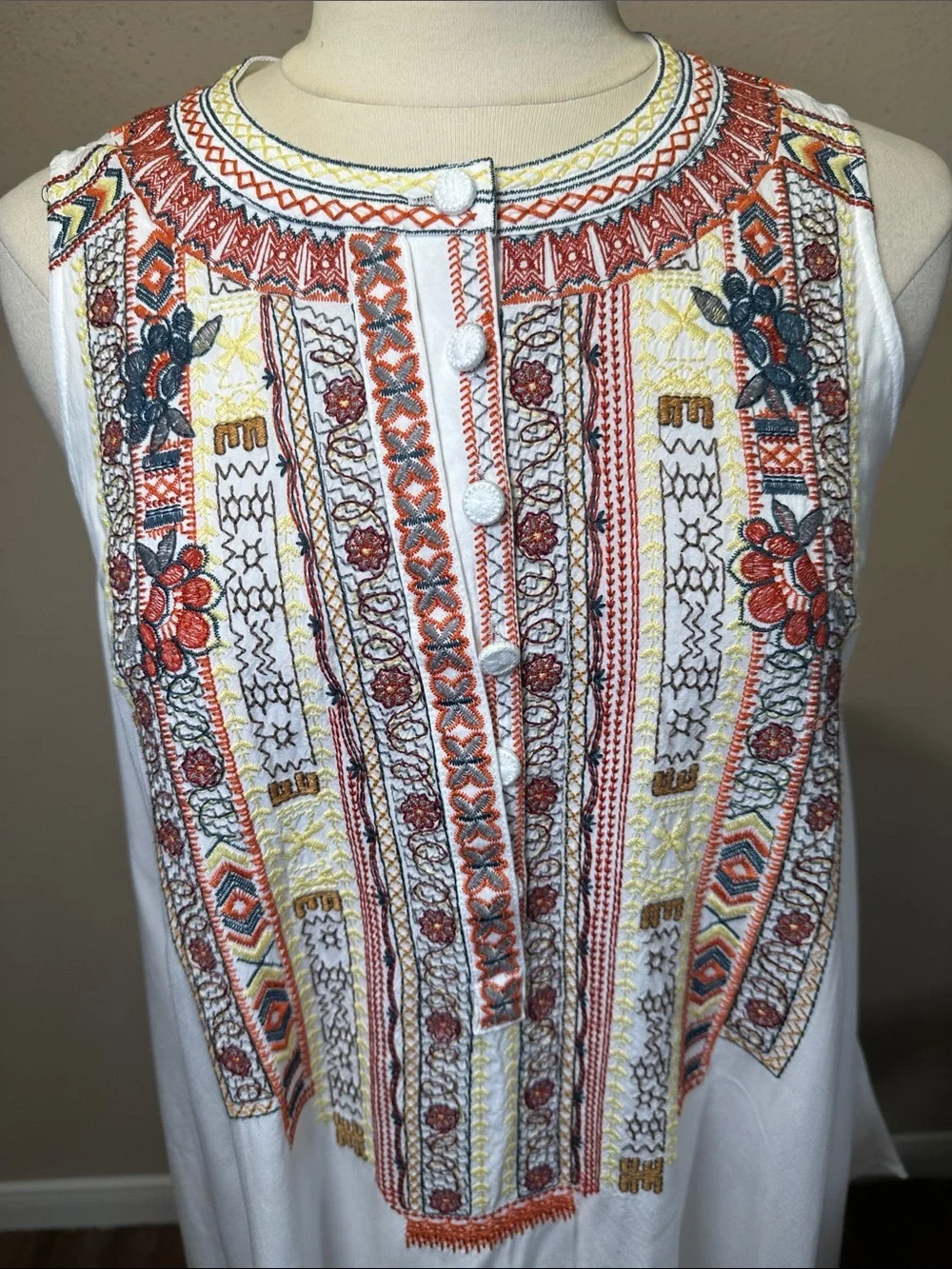 John Mark S White Sleeveless Blouse Top Embroidered Aztec Boho Flared Oversized